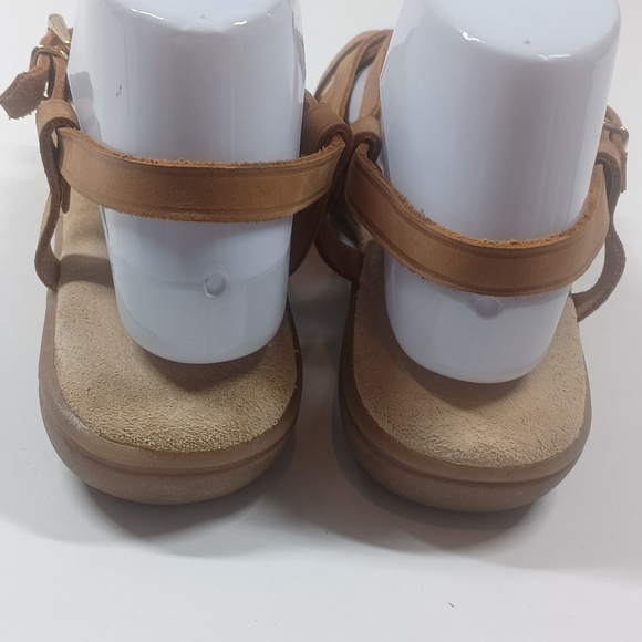 GH Bass Sandals Leather Strappy Tan Gold Buckle Women Size 8.5 or 8 1/2 - Picture 5 of 11